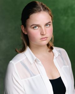 Lucy Thomas headshot -1